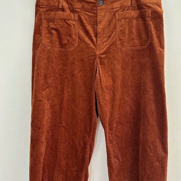 Chic and flattering Eliza J knit dress in a bold color block stripe design. Feat - Picture 3 of 8